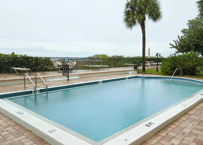 Pelican's Cove 402