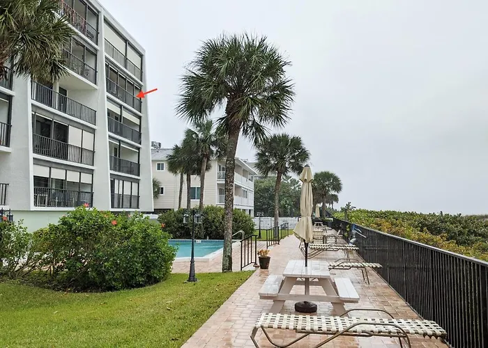 Pelican's Cove 402